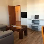 Апартаменти Spacious 2 Bed Close To Gondola *