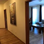 Апартаменти Spacious 2 Bed Close To Gondola