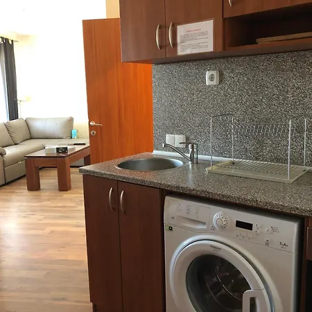Spacious 2 Bed Close To Gondola Апартаменты Банско
