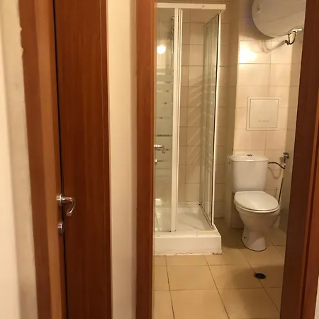 Spacious 2 Bed Close To Gondola Банско