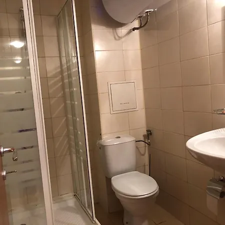 Spacious 2 Bed Close To Gondola Апартаменты