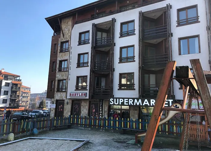 Spacious 2 Bed Close To Gondola Apartman *