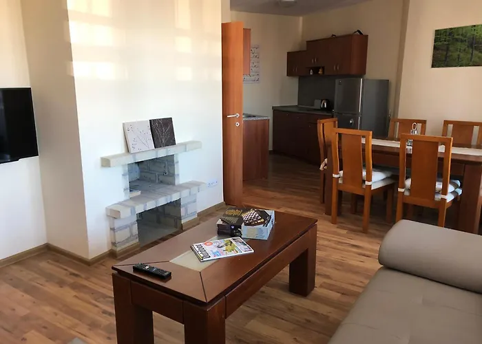 Spacious 2 Bed Close To Gondola Apartman *