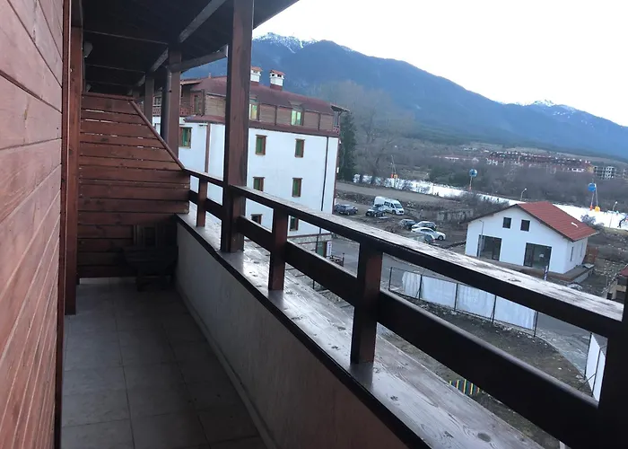Spacious 2 Bed Close To Gondola Banszko